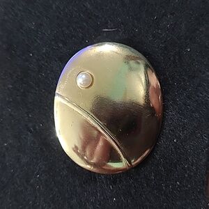 Gold Brooch with Pearl Accent